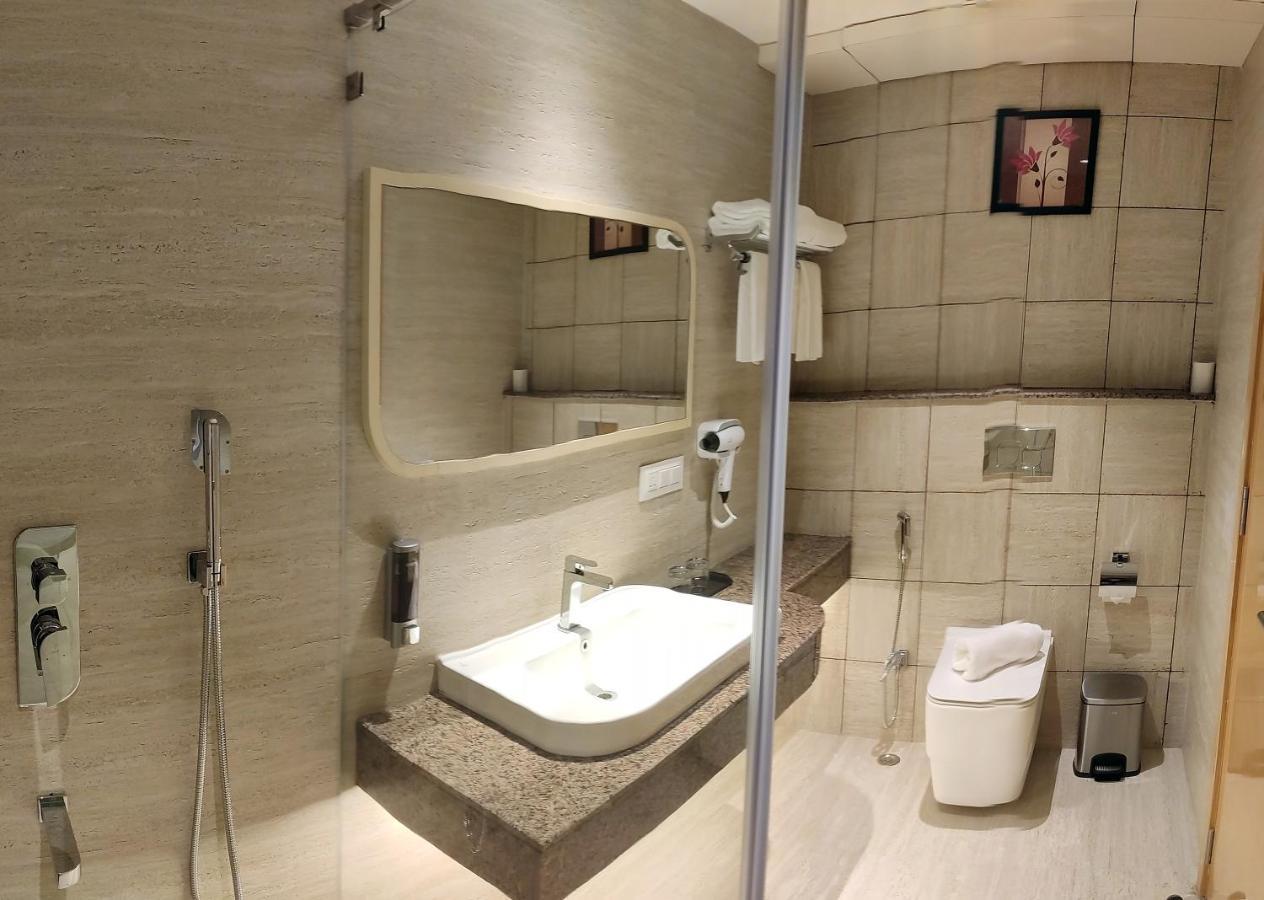 Sunhill Portico Hotel Sziliguri Kültér fotó